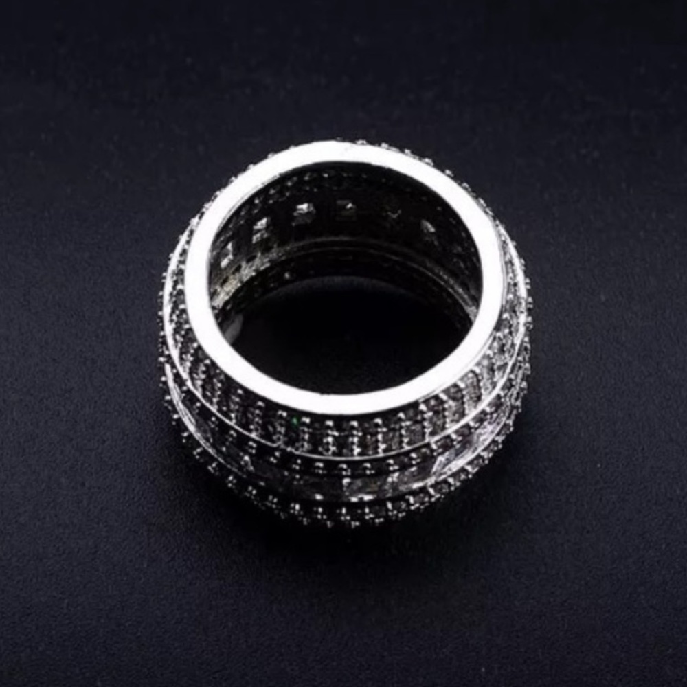 NEW LUXURY 925 STERLING SILVER DIAMOND BAND RING, CUTE RING, SHINY RING. - Picture 5 of 5